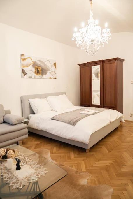 Cozy Flat By Wenceslas Square! Prag Eksteriør billede