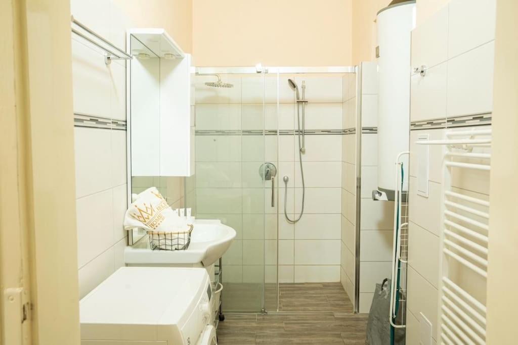Cozy Flat By Wenceslas Square! Prag Eksteriør billede